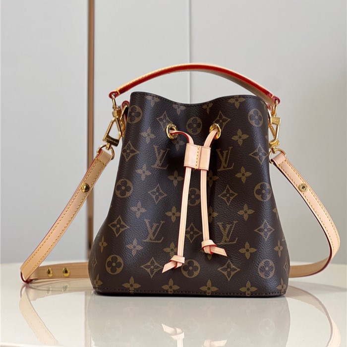 38위 LOUIS VUITTON  루이비통 네오노에 BB M46581