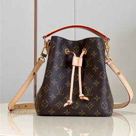 38위 LOUIS VUITTON  루이비통 네오노에 BB M46581