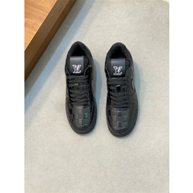 33위 LOUIS VUITTON 루이비통 남성용 스니커즈 L15449-1 2024/신상 2COLOR