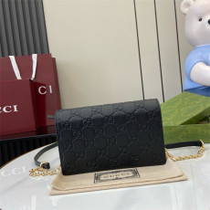 32위 GUCCI 구찌 GG 엠블럼 미니 숄더백 818705 2024/신상 3COLOR