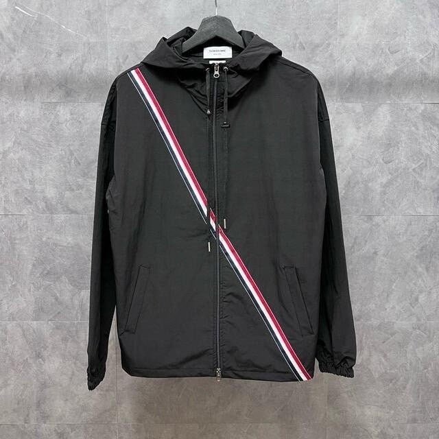 THOM BROWNE 톰브라운 프론트 사선 후드 바람막이 자켓