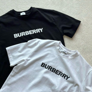 BURBERRY 버버리 로고 프린트 반팔