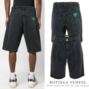 ●5월 판매 17위● BOTTEGA VENETA 보테가베네타 그린 트라이앵글 원턱 세미오버 하프진