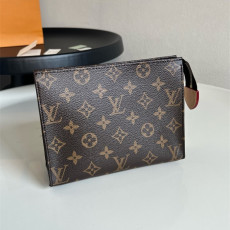 LOUIS VUITTON 루이비통 포쉐트 토일렛 19 클러치백 M47544