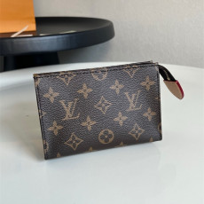 LOUIS VUITTON 루이비통 포쉐트 토일렛 15 클러치백 M47546
