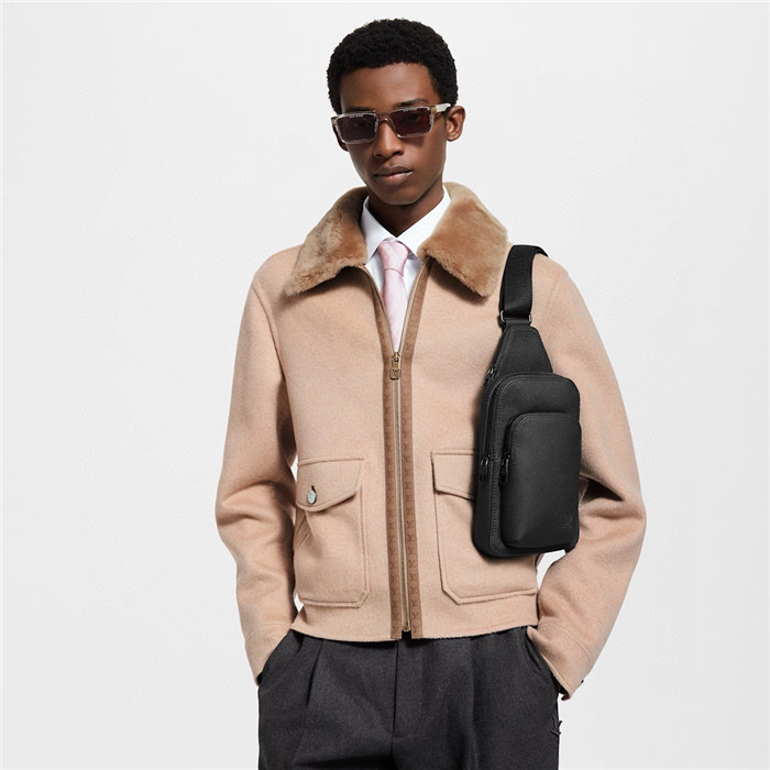 LOUIS VUITTON 루이비통 아베뉴 슬링백 PM M15255