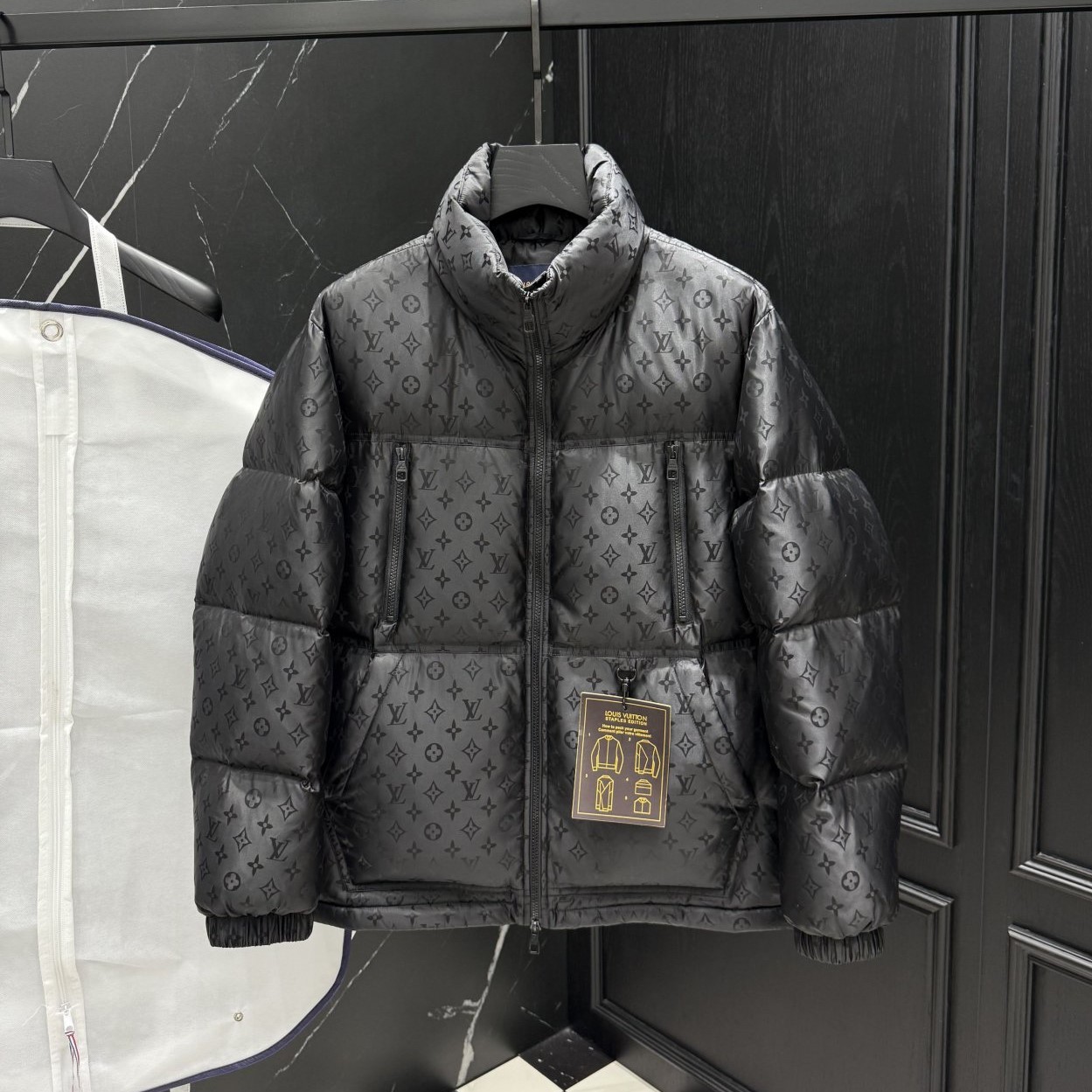 LOUIS VUITTON 루이비통 모노그램 다운 패딩