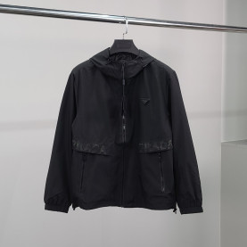 PRADA 프라다 프리미엄 로고와펜 윈드브레이커