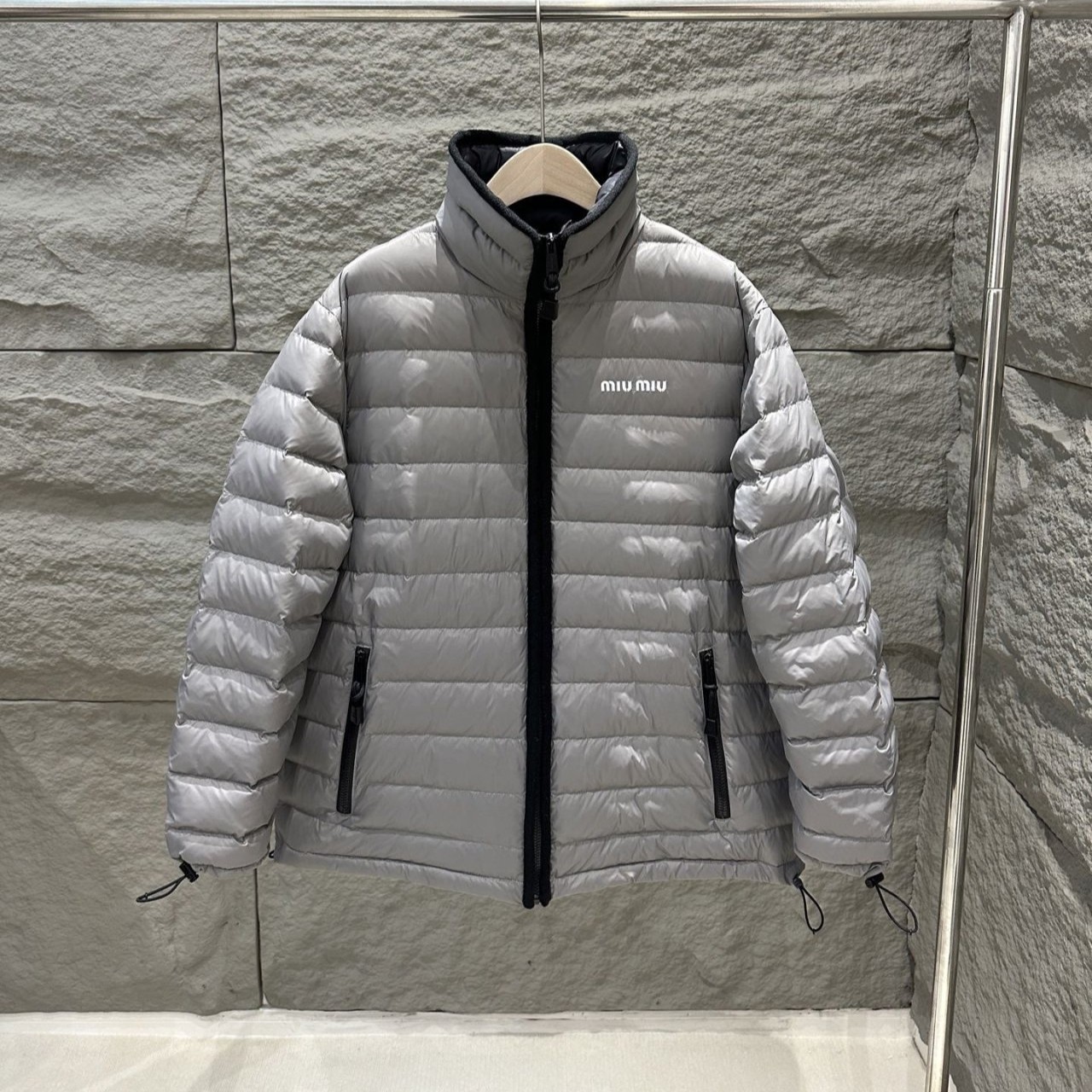 MIUMIU 미우미우 라이트 퐁제 다운 패딩자켓