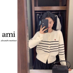 ●11월 판매 16위● AMI 아미 에이 하트 스트라이프 가디건