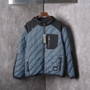 FENDI 펜디 쉐도우 로고 패치 다운 자켓