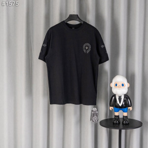 ●6월 판매 11위● CHROME HEARTS 크롬하츠 홀스슈 레더 크로스 티셔츠
